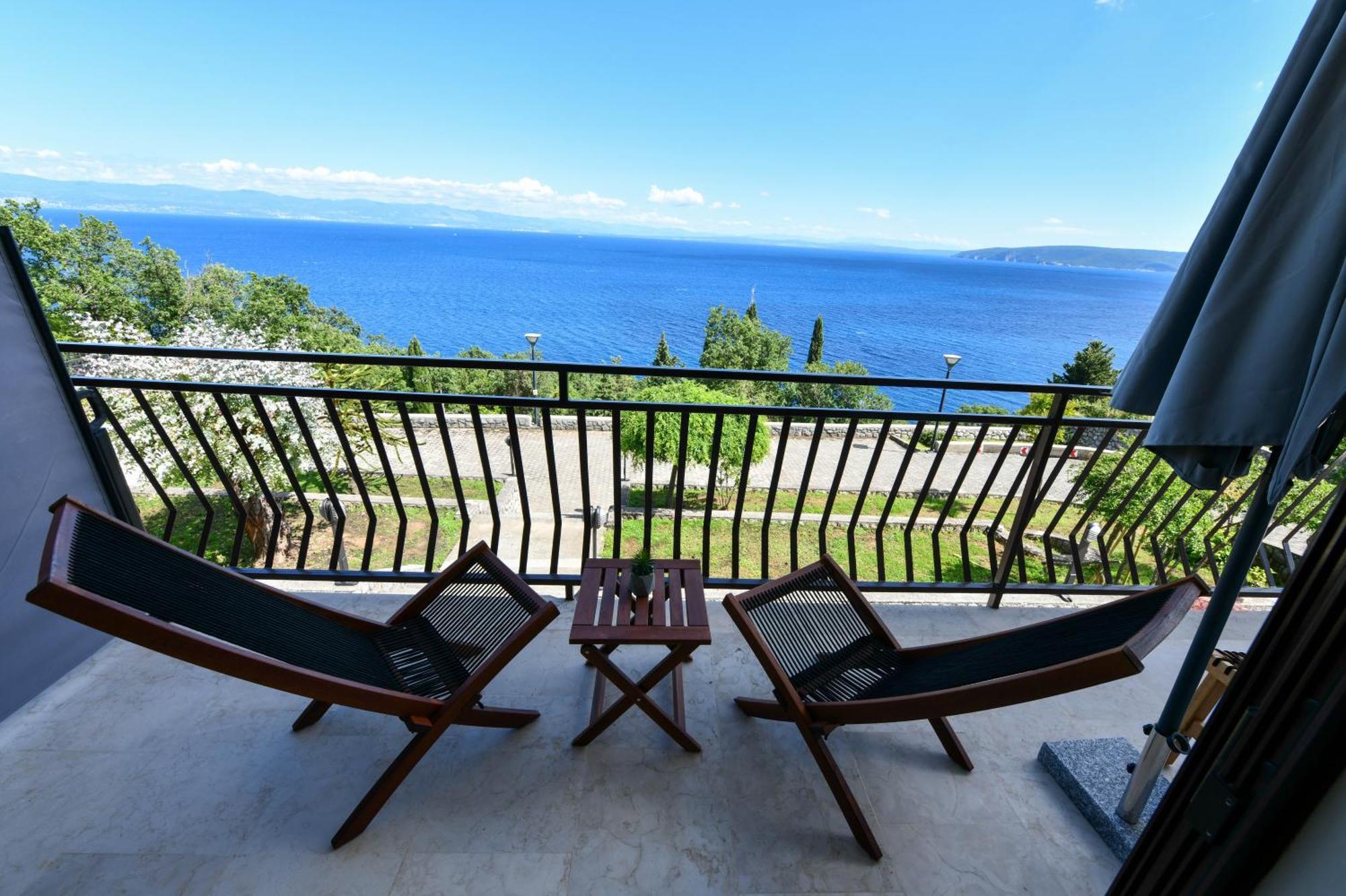 Apartments Near The Beach, With Terraces And Seaview At House B. Moscenicka Draga Exterior photo
